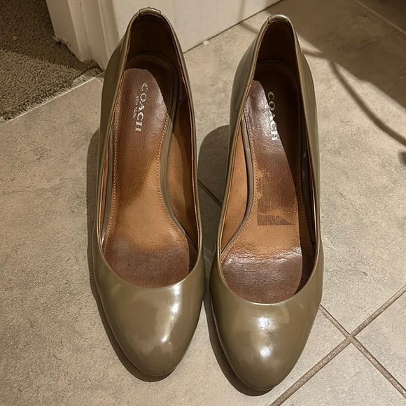 Coach Rosey Pumps sz 8 - Picture 1 of 4